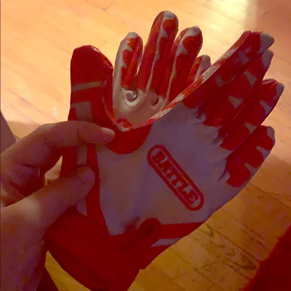 Battle football gloves